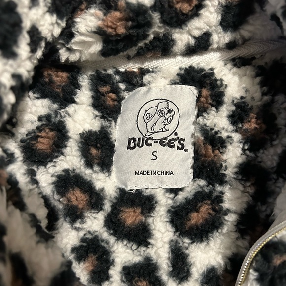 Buc-ee’s pullover - Picture 12 of 13